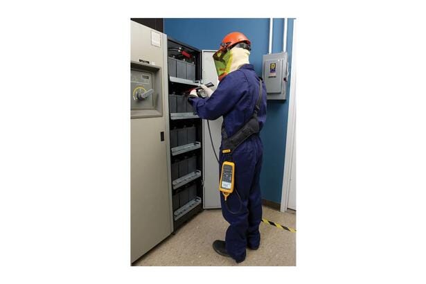 Fluke BT500 係(xi)列蓄電(dian)池內(nei)阻分(fēn)析儀